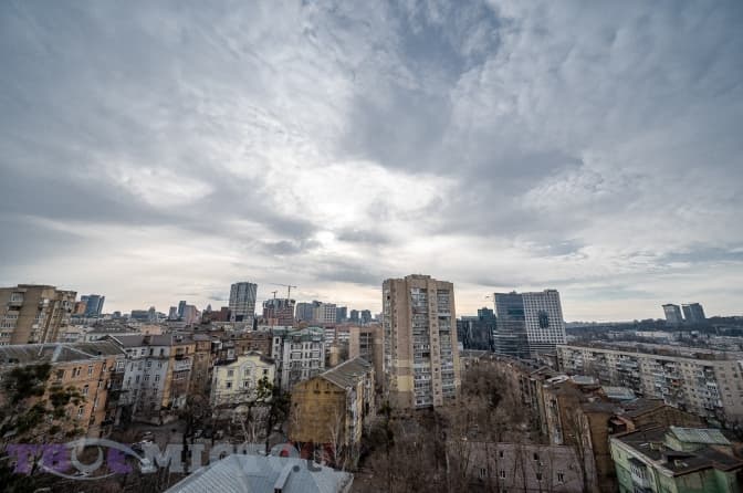 У Міндовкілля кажуть, що якість повітря у Києві може погіршуватися через автівки та викиди електростанцій