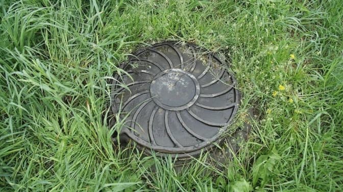 Львів’янка провалилася у дощову каналізацію. Оновлено