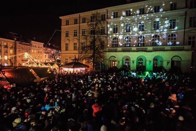 У Львові вперше провели новорічну вечірку на площі Ринок. Фото