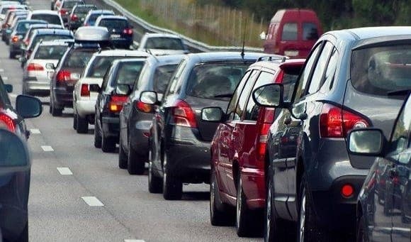 На кордоні на Львівщині утворилися черги: де найбільші