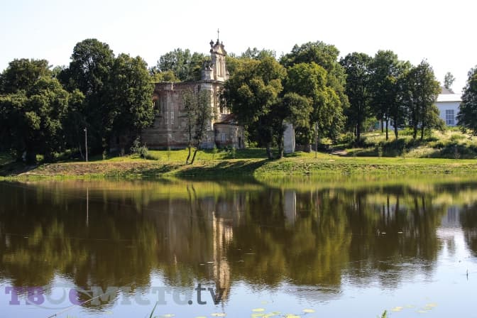 Куди поїхати на вихідні зі Львова: до величних костелів геніального майстра