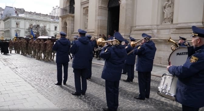 На Львівщині прощаються з двома захисниками. Що про них відомо