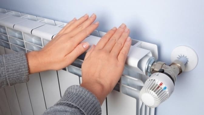 У Києві ще близько тисячі багатоповерхівок залишаються без тепла після аварії в енергосистемі