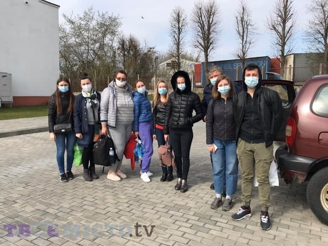 Львівські медики 8-ї лікарні поселились на обсервацію у Патріарший дім. Фото