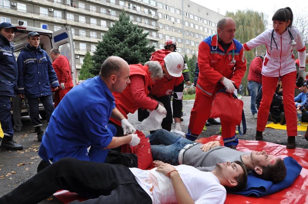 (не)Врятувати від смерті. Чому ми повинні скласти екзамени з першої меддопомоги