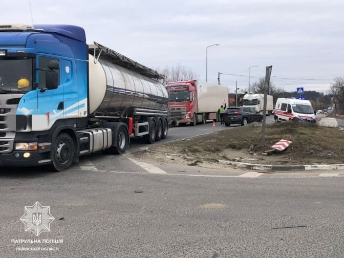 На об’їзній Львова сталася ДТП з потерпілими