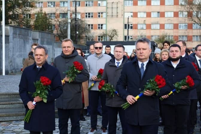 До Львова прибув міністр закордонних справ Нідерландів