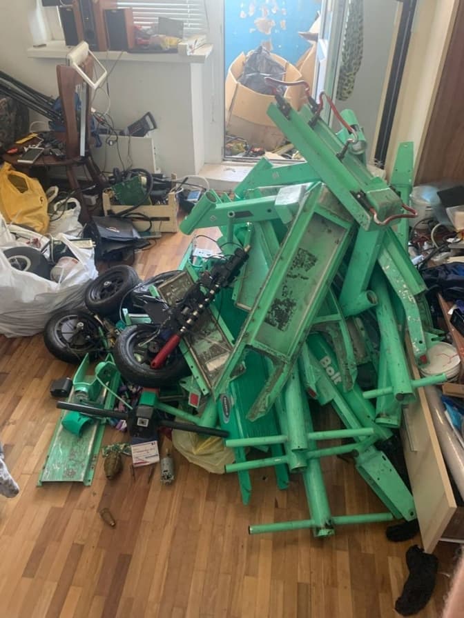 У Києві затримали серійного крадія електросамокатів