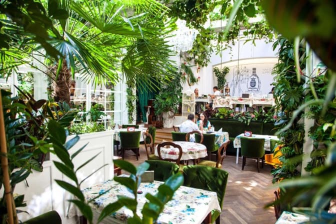 Сьогодні у львівських ресторанах можна платити, скільки хочеш. Перелік закладів