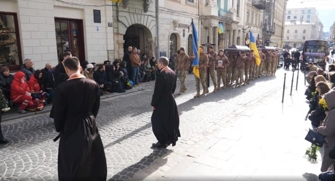 Завтра у Львові попрощаються з трьома захисниками, які загинули на війні