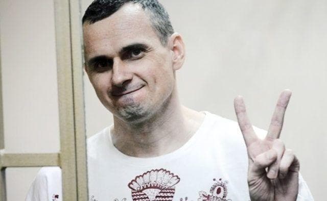 В Україні та світі триває флешмоб на підтримку Сенцова