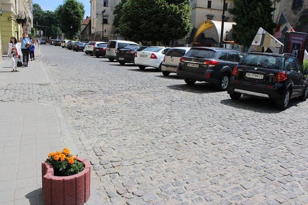 У Львові затвердили підвищені тарифи на паркування