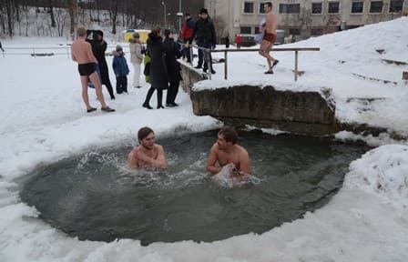 Львів’ян кличуть на купання в ополонці на Погулянці