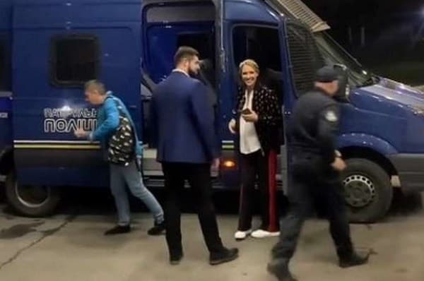 У поліції прокоментували, чому везли Катерину Осадчу до Львова з проблисковими маячками