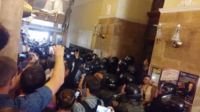 У Львові після сутичок змінять регламент проведення засідань сесії міськради