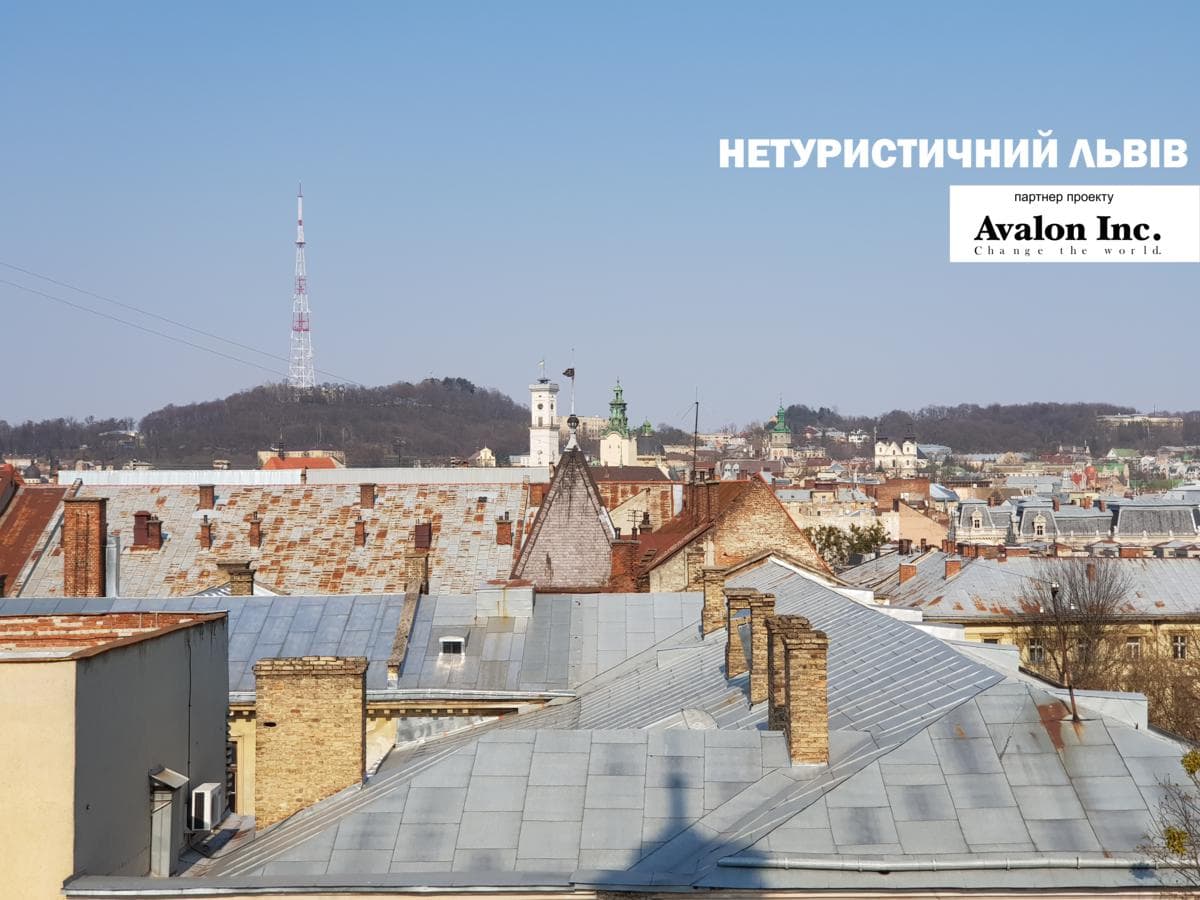 Нетуристичний Львів: дворик з драконами, таємна бібліотека та дім банкірів