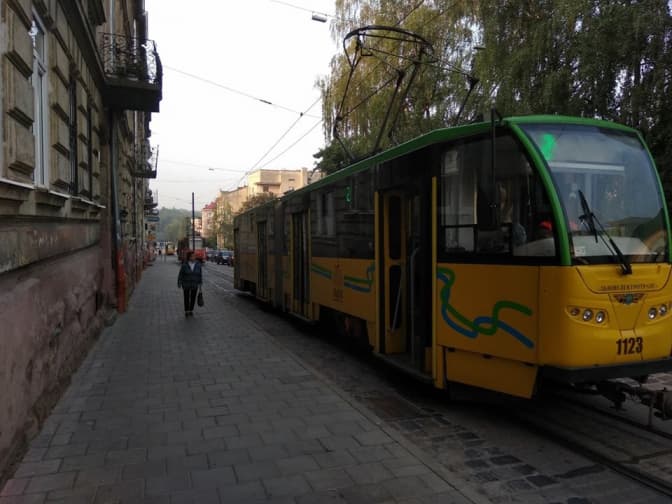 Назар Олійник