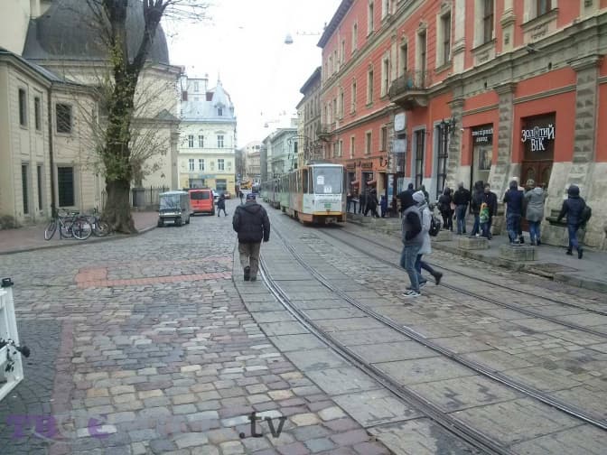 У центрі Львова – затор із трамваїв. Фото