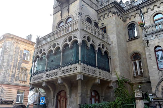 У Львові завершили перший етап реставрації палацу Сосновського. Фото