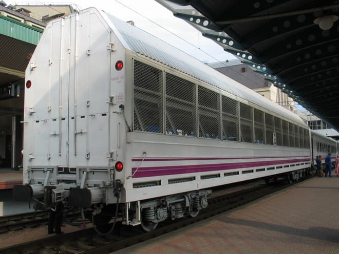 Авто зі Львова в Дніпропетровськ можна перевезти потягом