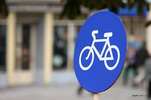 Перша велодоріжка у Львові з`явилась в центрі: від Оперного театру до вулиці Гнатюка