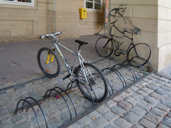 Як у Львові облаштувати велостоянку та отримати на неї дозвіл