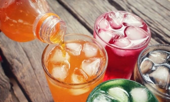 В Україні пропонують оподатковувати виробництво солодкої газованої води