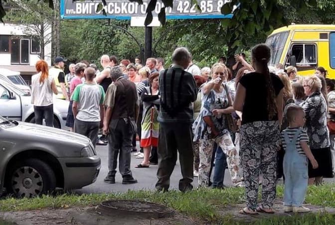 У Львові закінчилось блокування вул. Володимира Великого. Рух відновлено
