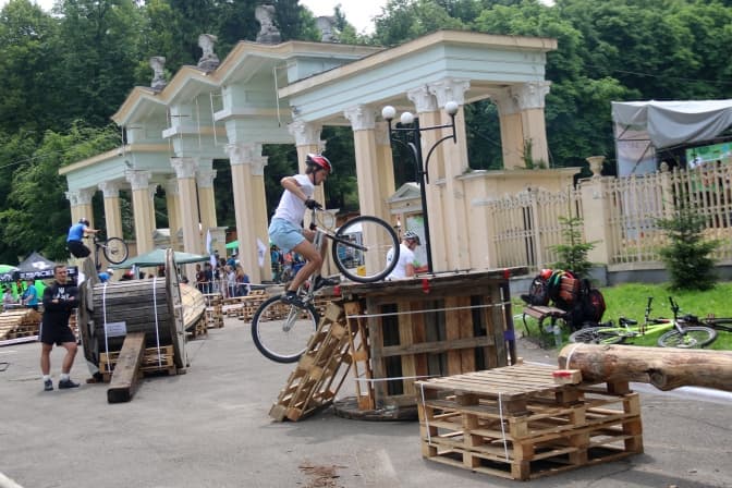 На вихідних у Львові пройшов «ВЕЛОПАРК». 10 фото із фестивалю