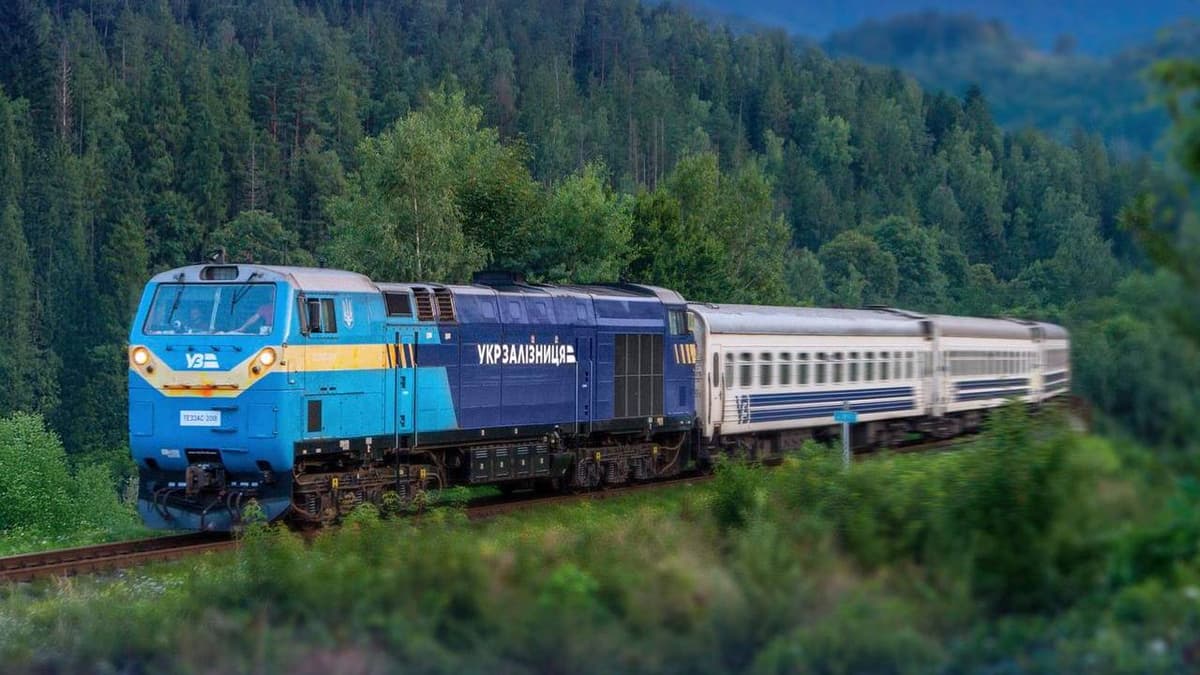Укрзалізниця призначила додаткові поїзди до Карпат, зокрема подовжила один з маршрутів до станції Яремче