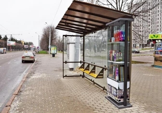 За секс з львів'янкою на тролейбусній зупинці неповнолітній хлопець оплатить штраф