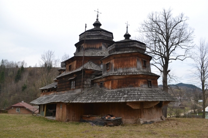 Фото: Храм у Ісаї/ Carpathian Wodden Route