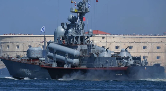 ракетний корабель «івановєц» чорноморського флоту рф.