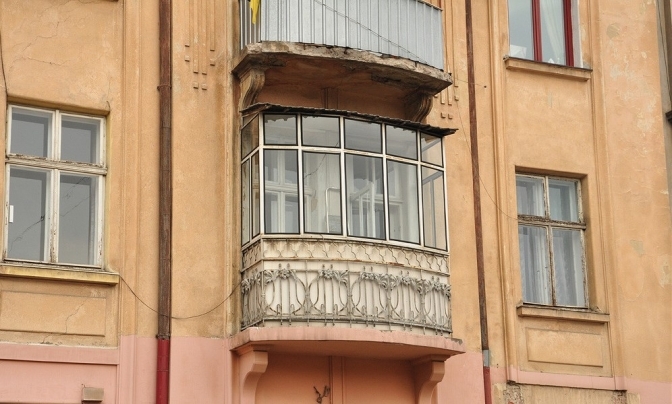 «То не вольно». Як у Львові домовляються не склити балкони