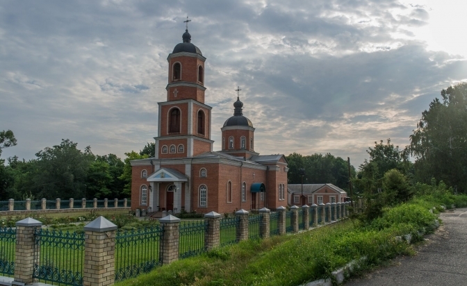 Фото: Свято-Михайлівський храм м. Миронівка