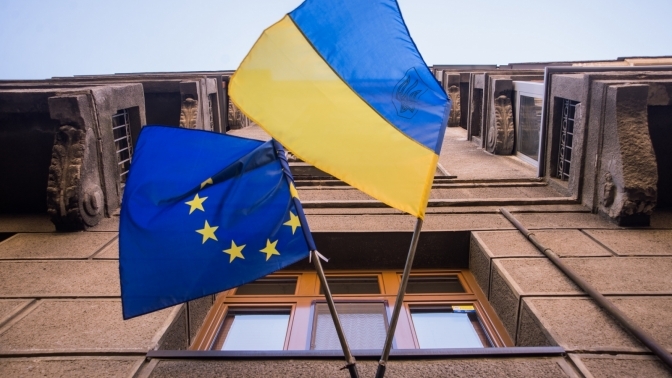 «Треба довести, що ми боремося з корупцією». Що дасть Україні кандидатство в ЄС