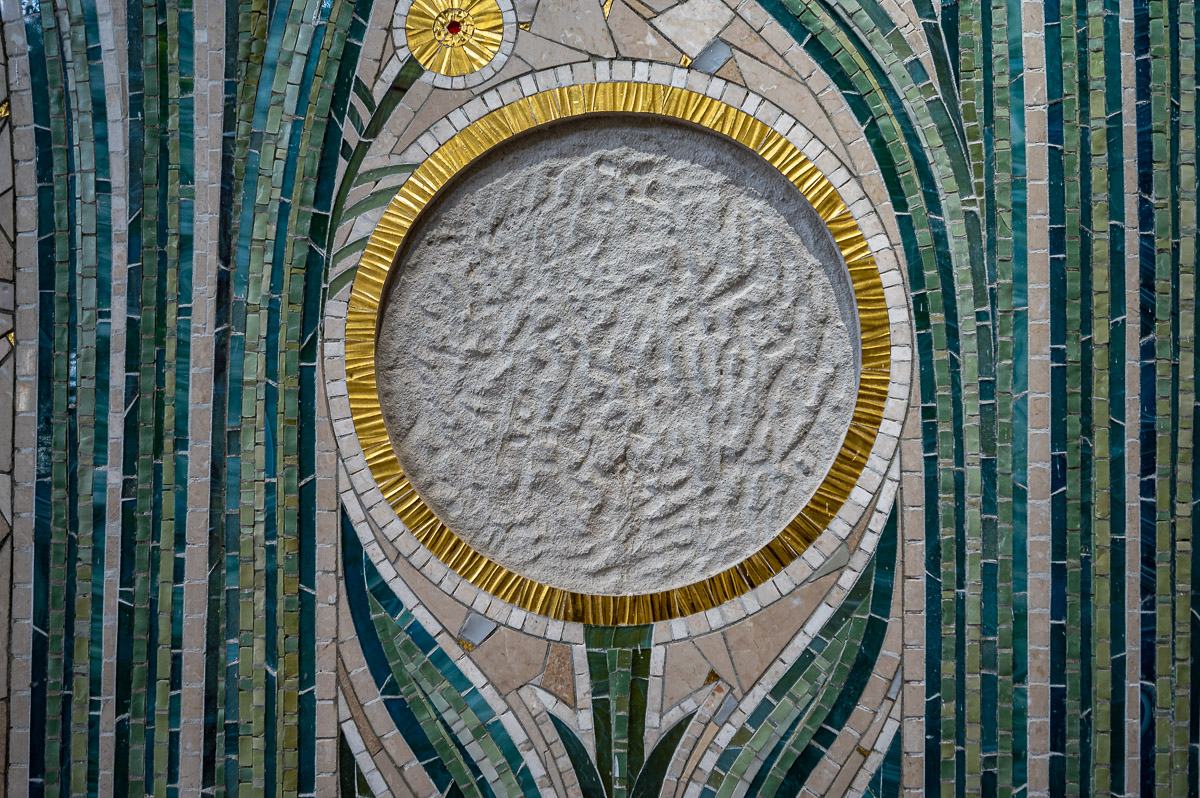 В університетському храмі УКУ тепер кожен може побачити вівтарну частину унікальної мозаїки святої Софії_7