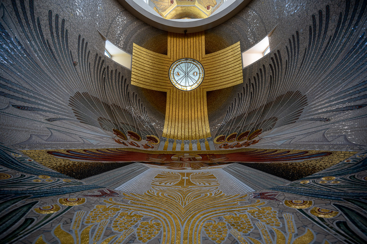 В університетському храмі УКУ тепер кожен може побачити вівтарну частину унікальної мозаїки святої Софії_8