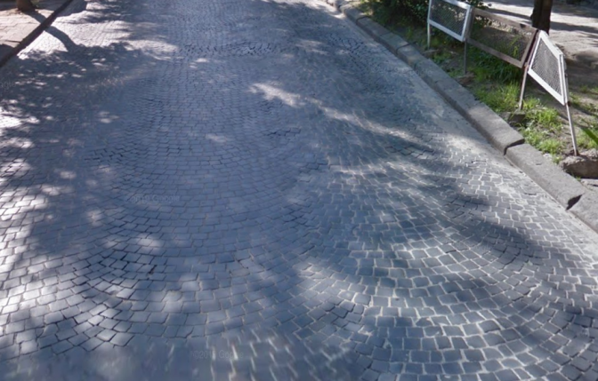 Вигляд мощення на вулиці Мазепи до реконструкції, Google Maps