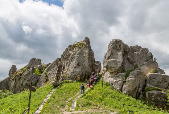 Куди поїхати на вихідні зі Львова: Урицькі скелі