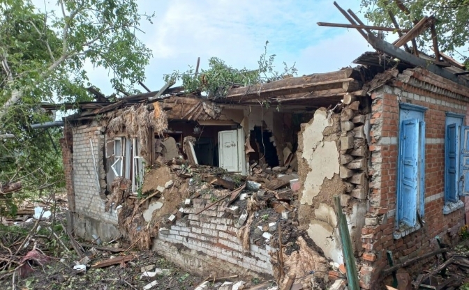 Зруйнований житловий будинок у Чугуєві/ фото: поліція