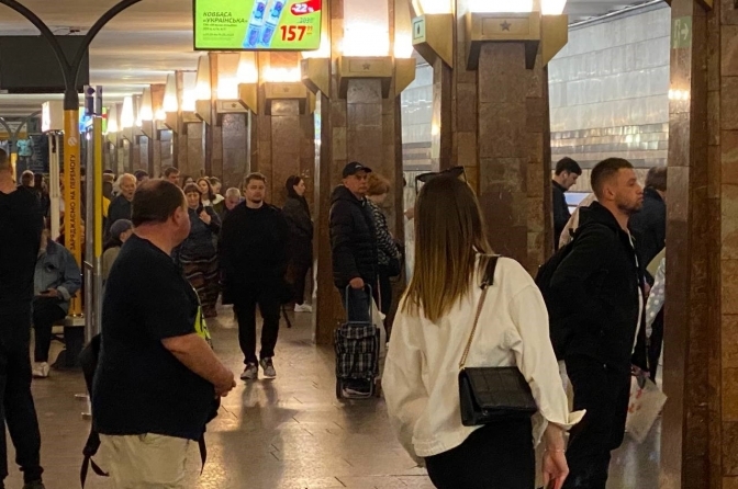 Черги на станції метро «Героїв Дніпра» на 7 хвилині очікування.
Фото: Твоє місто