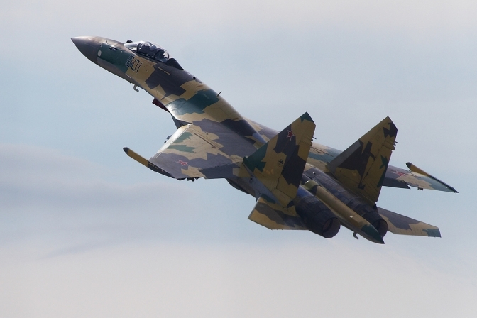 Винищувач Су-35 / Фото умовне