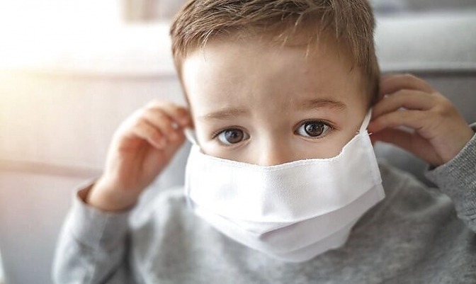 «До них зараз особлива увага». Що варто знати про коронавірус у дітей